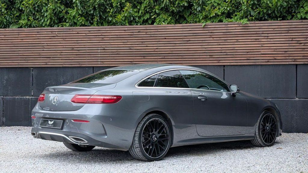 Mercedes-Benz E Class E220d Amg Line 9G-tronic Red #7
