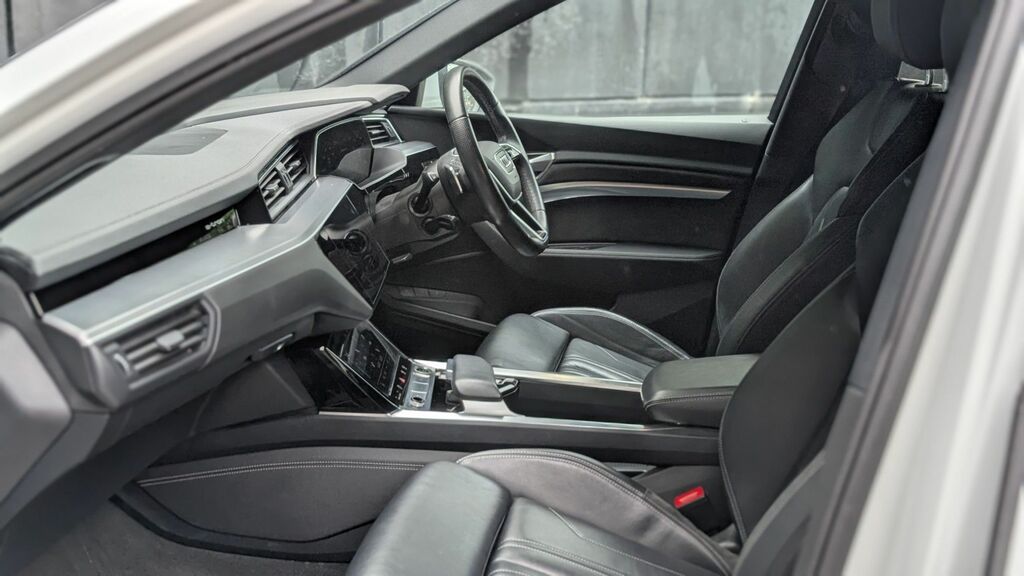 Audi E-tron 2021 55 S Line Sportback Quattro White #4
