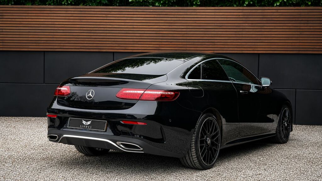 Mercedes-Benz E Class 2021 2.0 E300h Mhev Amg Line Night Edition Premiu Red #6