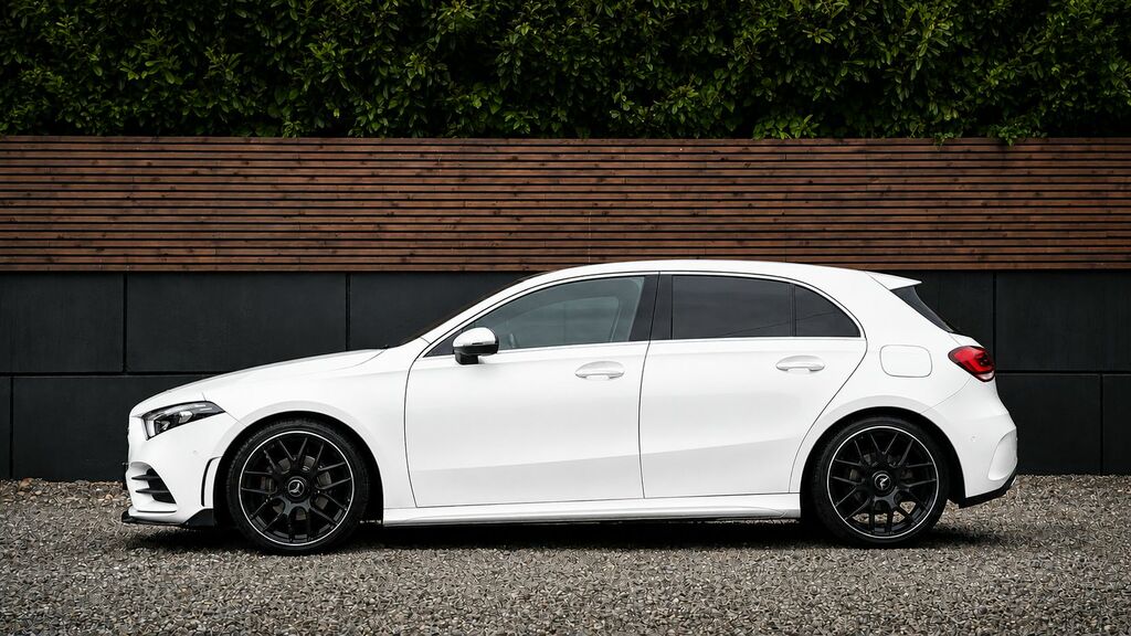 Mercedes-Benz A Class 2021 2.0 A200d Amg Line Edition Premium Plus Hat White #3