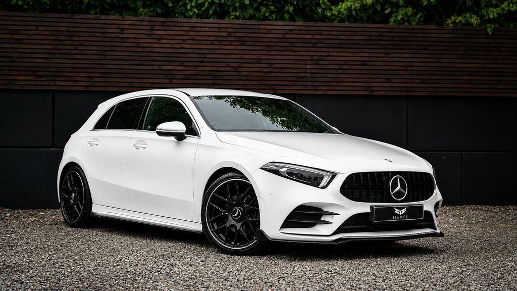 Mercedes-Benz A Class 2021 2.0 A200d Amg Line Edition Premium Plus Hat White #4