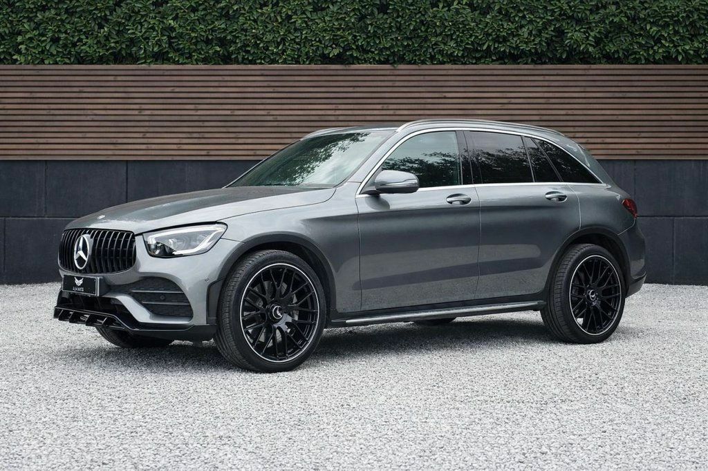 Mercedes-Benz GLC Class 2022 2.0 Glc300e 13.5Kwh Amg Line Suv P Grey #4