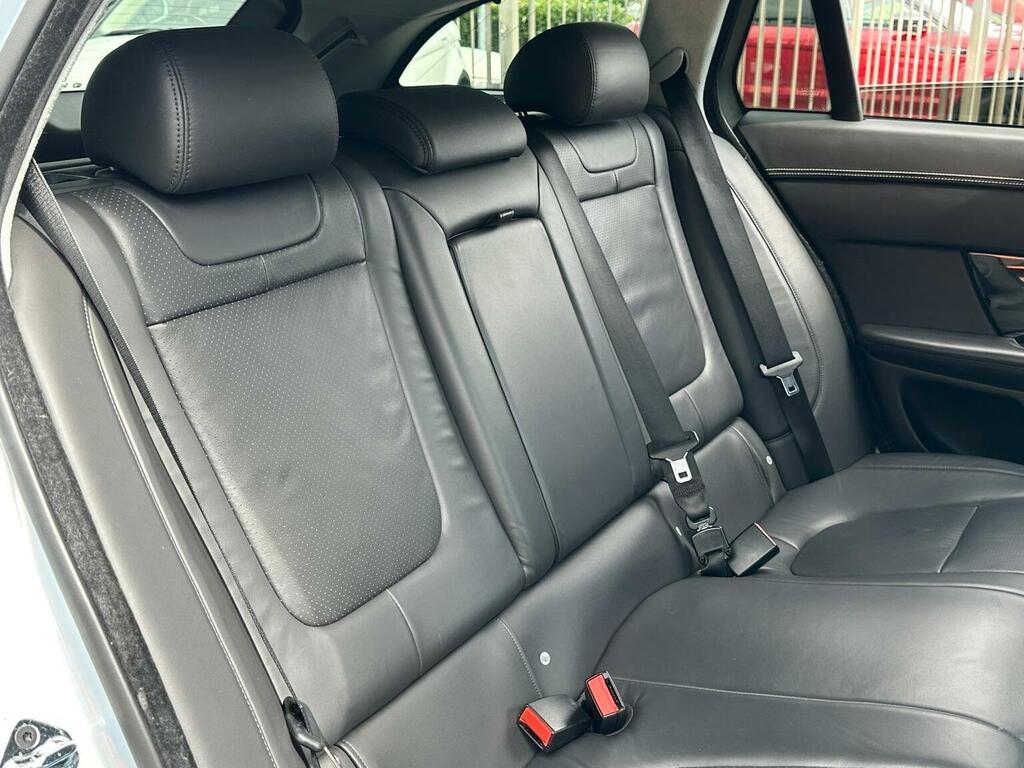 Jaguar XF 2.2D 200 Premium Luxury Grey #24
