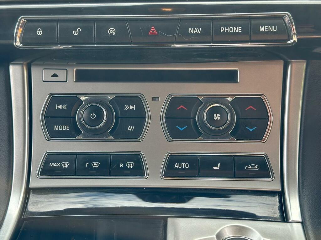 Jaguar XF 2.2D 200 Premium Luxury Grey #28