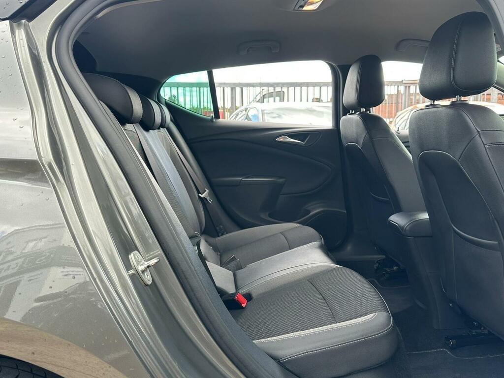 Vauxhall Astra 1.5 Turbo D Black #22