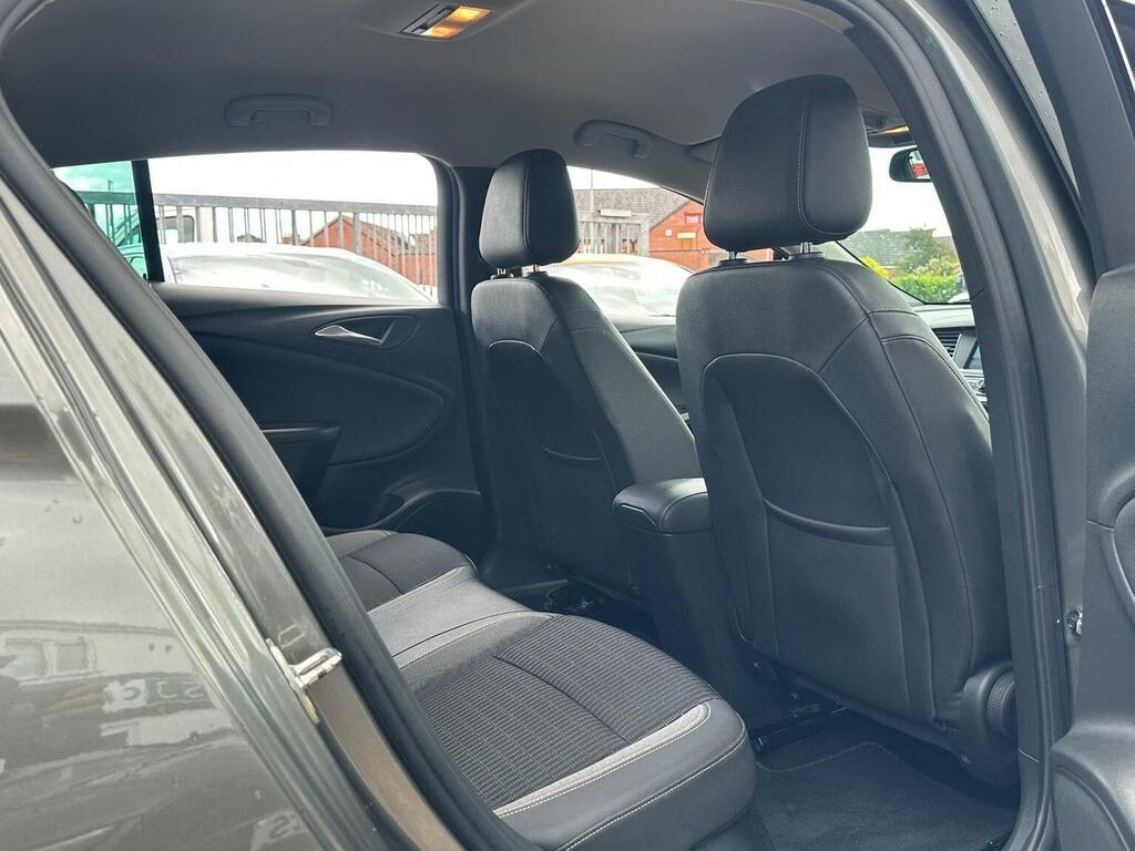 Vauxhall Astra 1.5 Turbo D Black #19