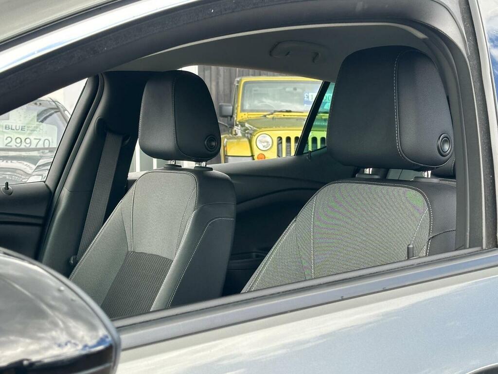 Vauxhall Astra 1.5 Turbo D Black #17