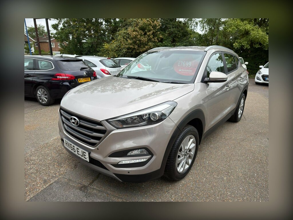 Hyundai Tucson 1.7 Crdi Blue Drive Se Nav Euro 6 Ss White
