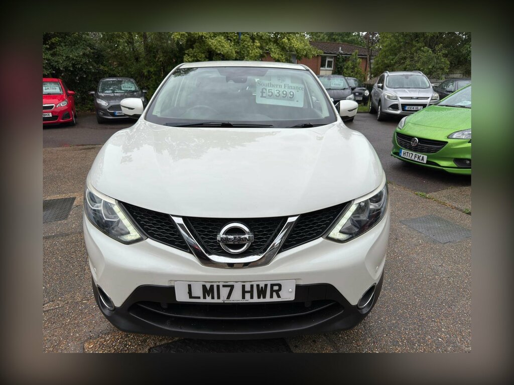 Nissan Qashqai 1.5 Dci Acenta 2Wd Euro 6 Ss LM17HWR White #2