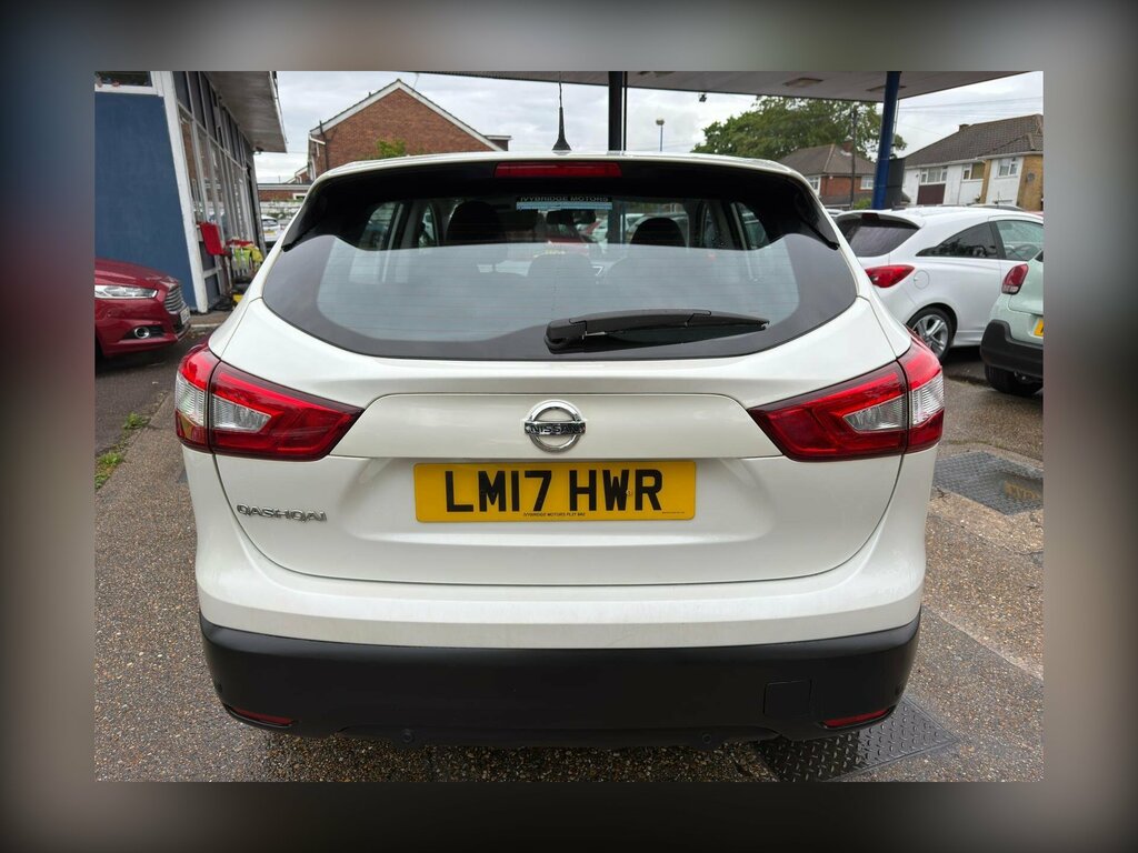 Nissan Qashqai 1.5 Dci Acenta 2Wd Euro 6 Ss LM17HWR White #6