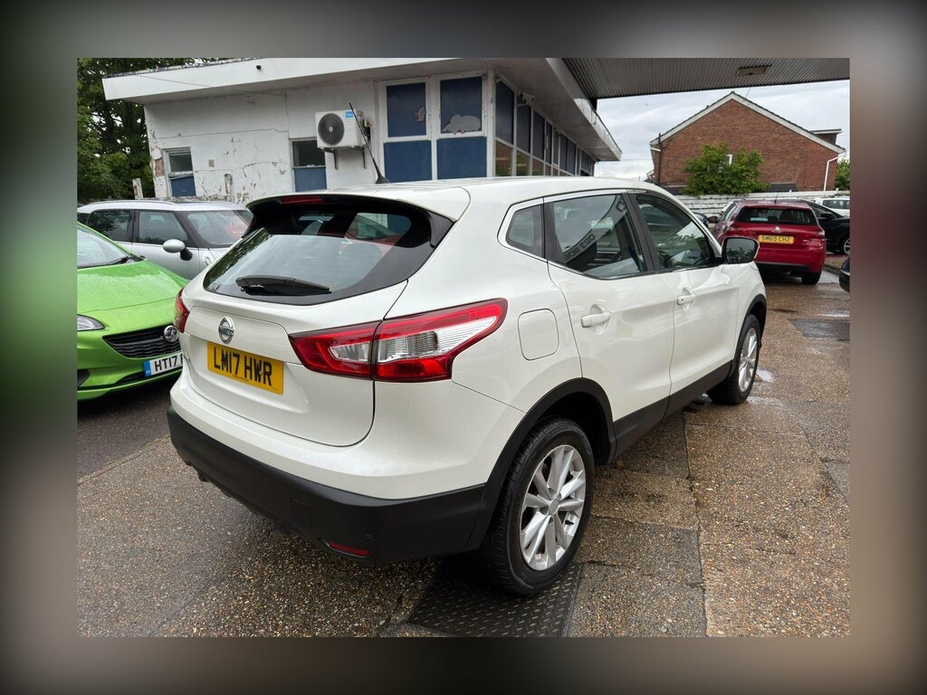 Nissan Qashqai 1.5 Dci Acenta 2Wd Euro 6 Ss LM17HWR White #5