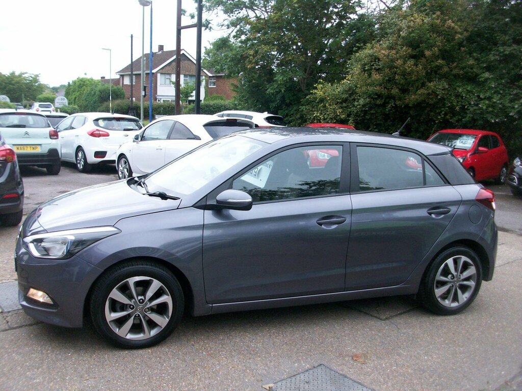 Hyundai I20 1.2 Blue Drive Se Euro 6 Ss Grey #4