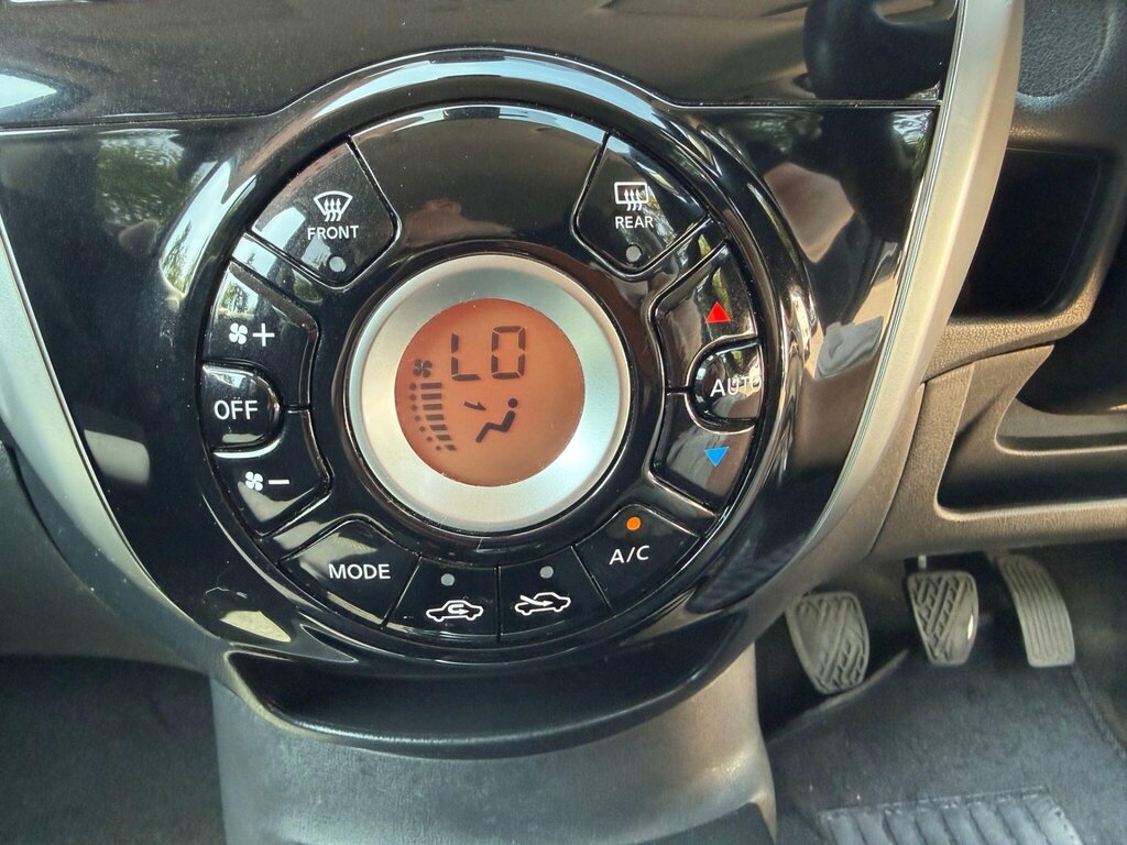 Nissan Note 1.2 Acenta Premium 80 Bhp Red #32