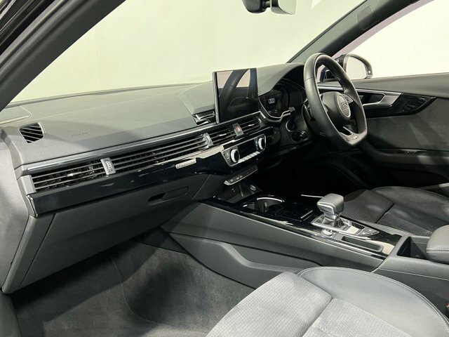 Audi A4 2022 2.0 Tfsi 45 Black Edition Saloon S Black #4