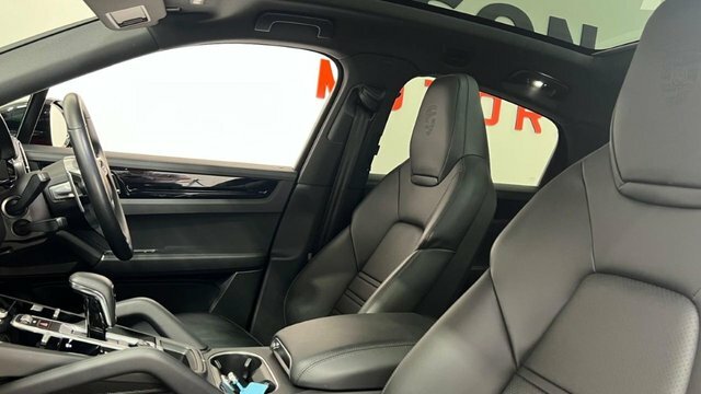 Porsche Cayenne 2022 3.0 V6 E-hybrid 17.9Kwh Coupe Plug Red #3