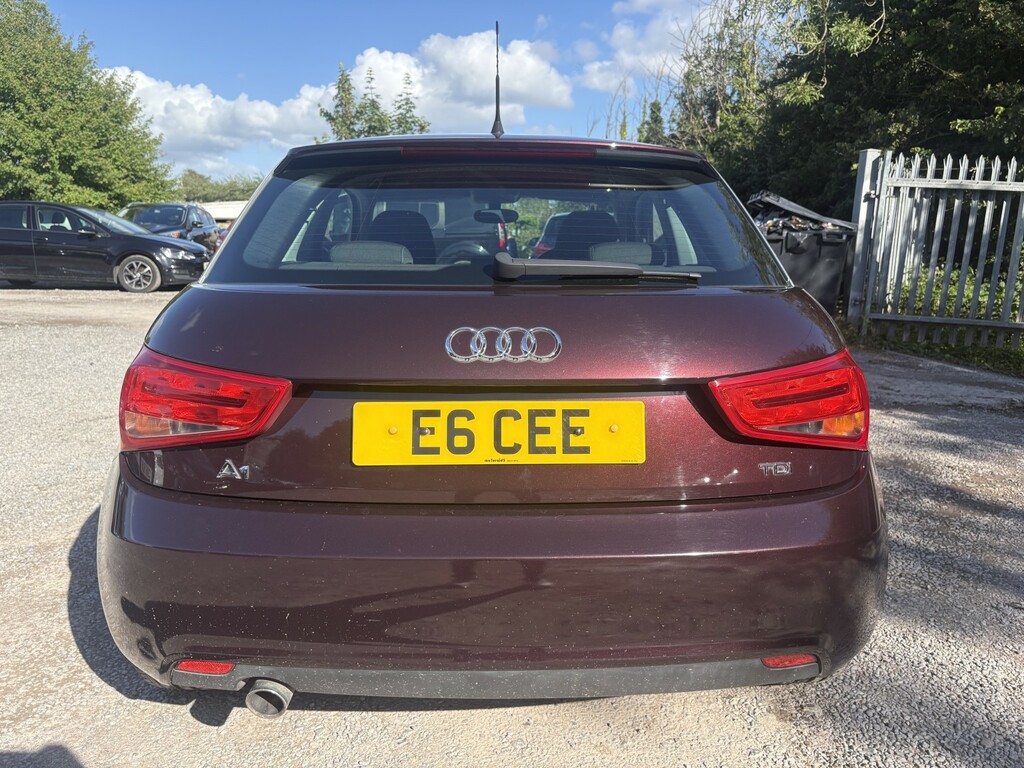 Audi A1 1.6 Tdi Sport Red #6
