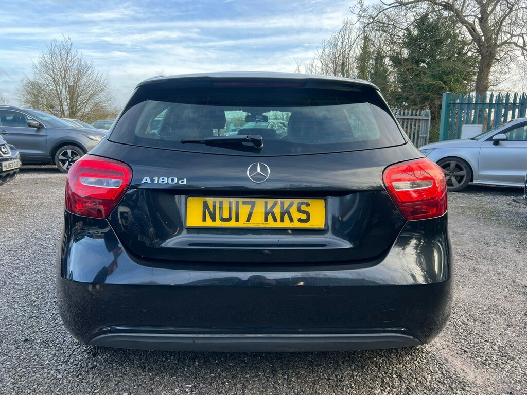 Mercedes-Benz A Class 1.5 A180d Se Black #6