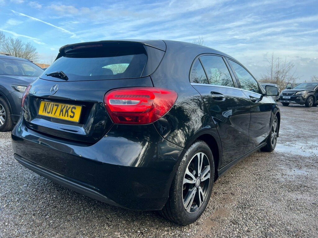 Mercedes-Benz A Class 1.5 A180d Se Black #4