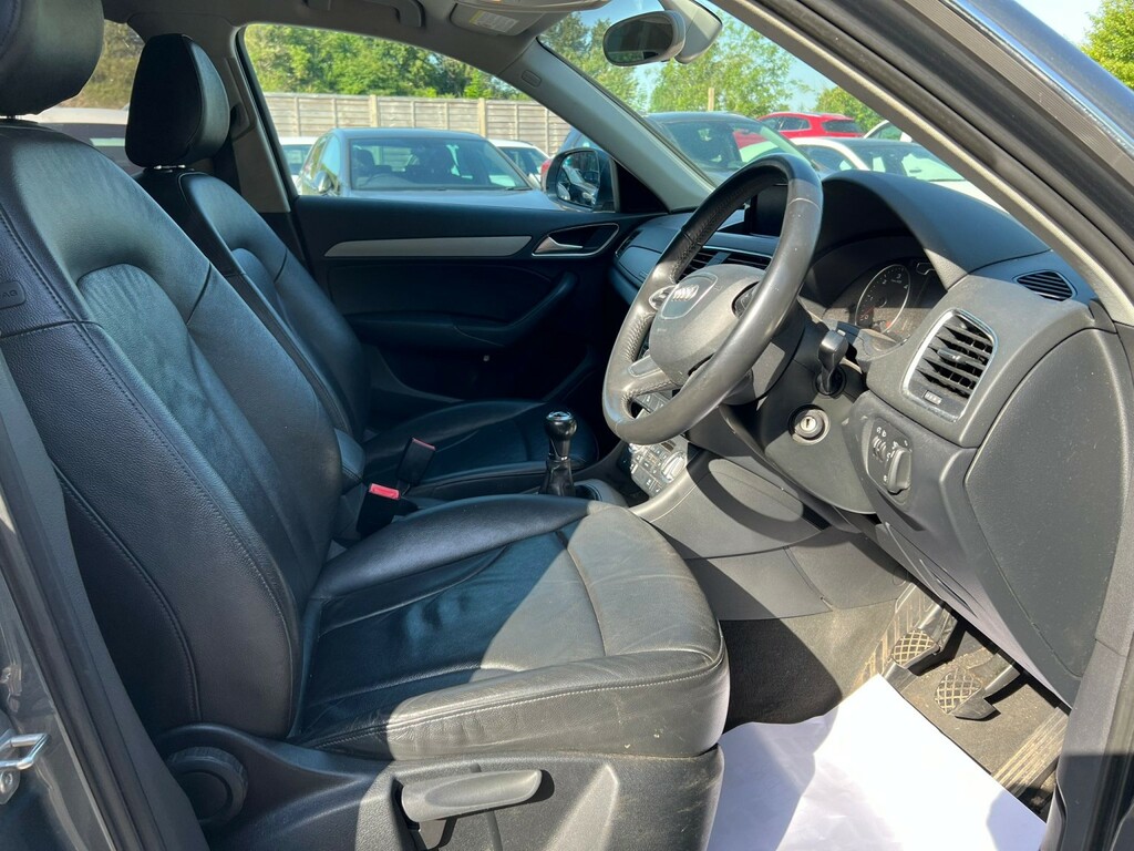 Audi Q3 Diesel Black #10
