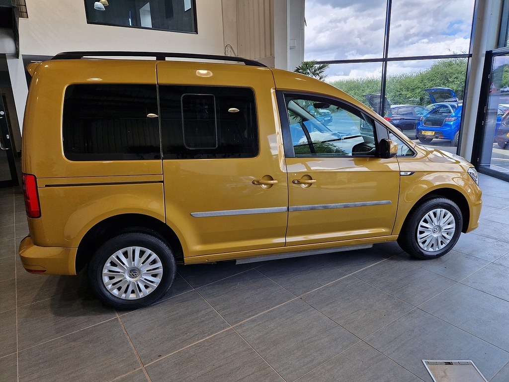 Volkswagen Caddy Life Tdi Yellow #4