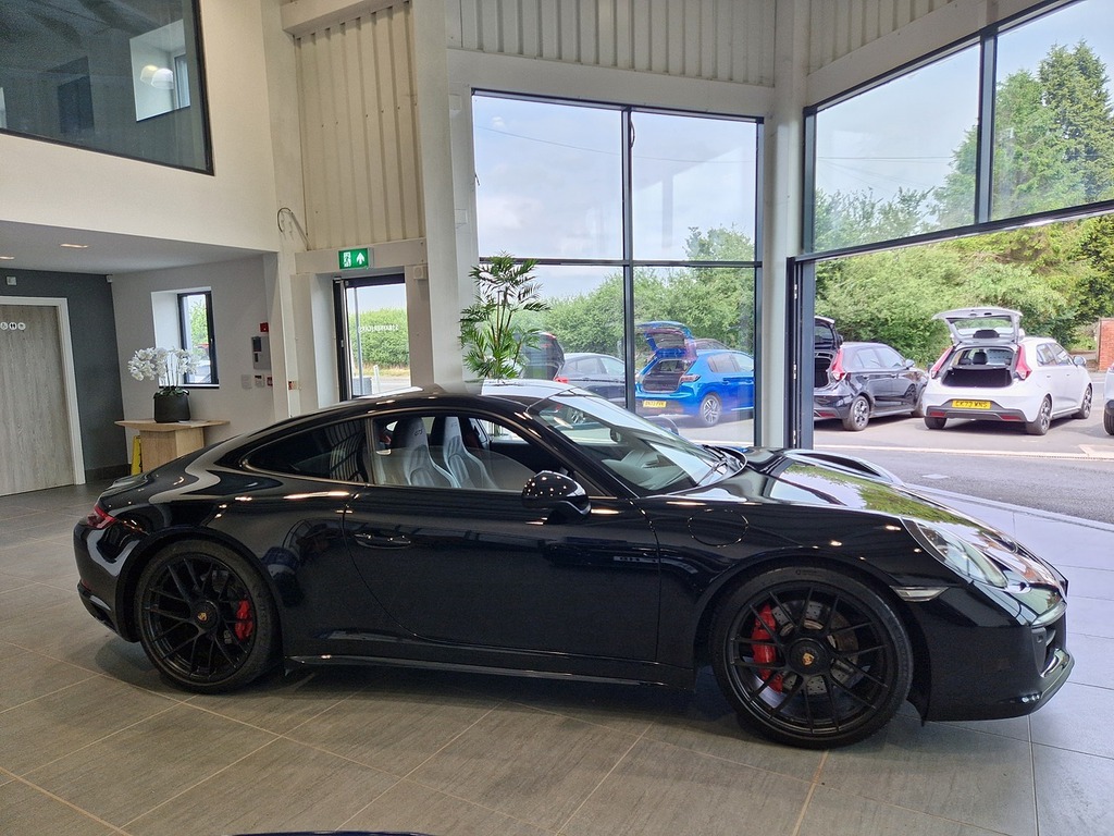 Porsche 911 Gt3 2dr Manual Black #25