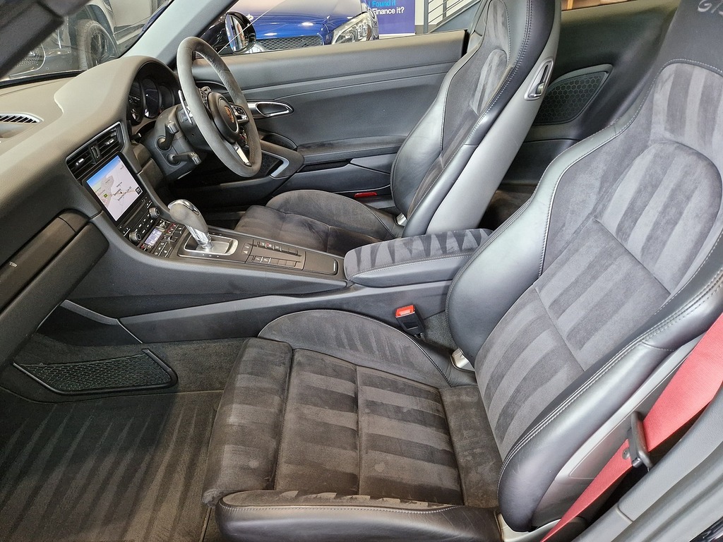 Porsche 911 Gt3 2dr Manual Black #16