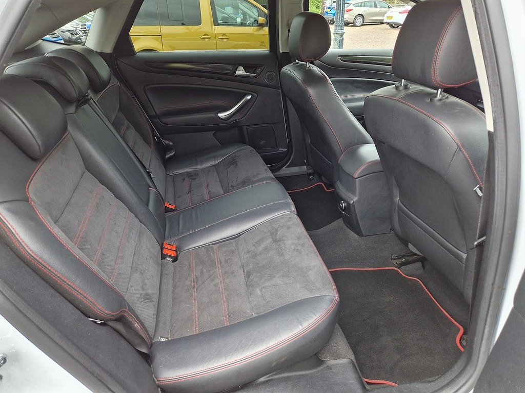 Ford Mondeo Titanium X Black #13