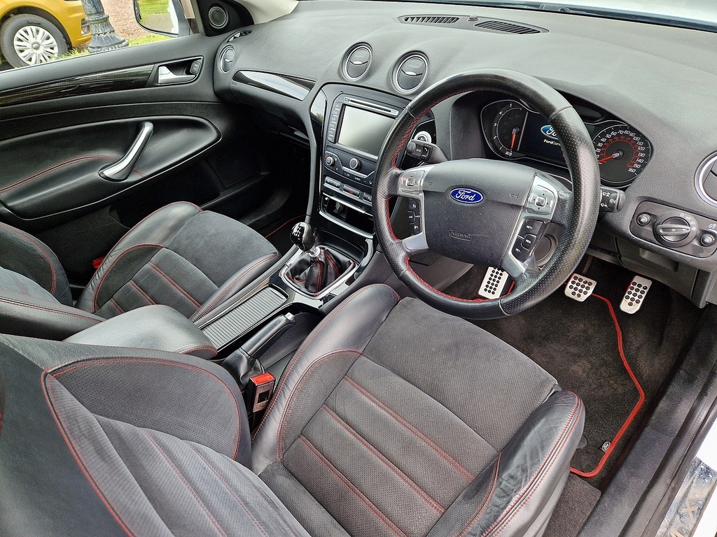 Ford Mondeo Titanium X Black #9