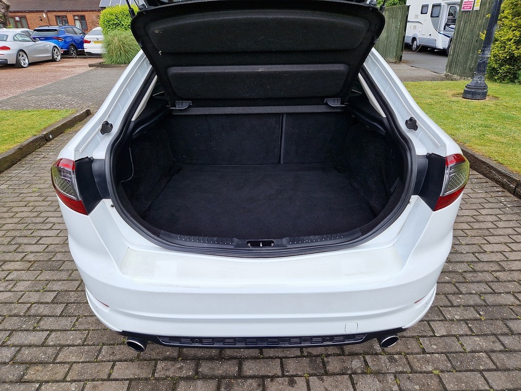 Ford Mondeo Titanium X Black #23