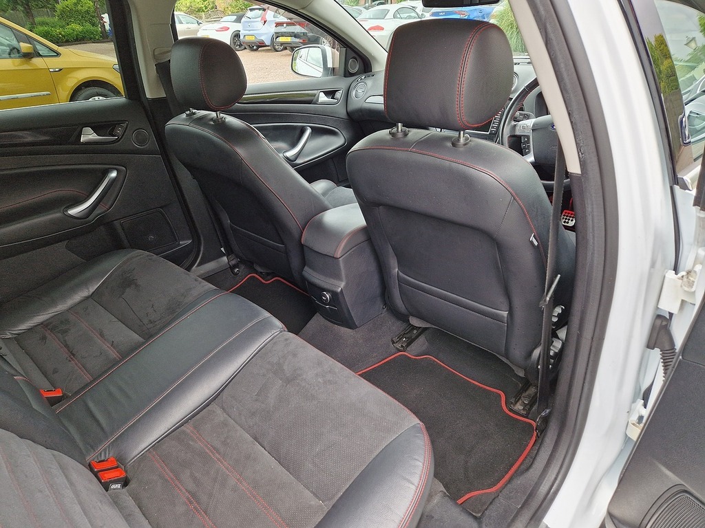 Ford Mondeo Titanium X Black #12