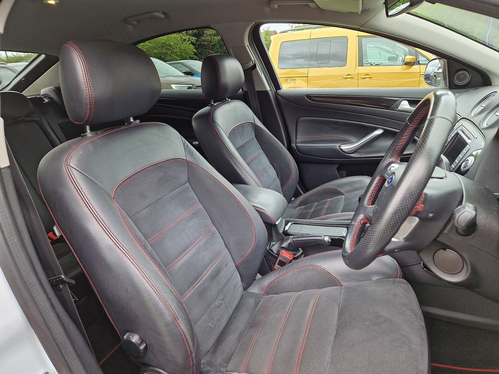 Ford Mondeo Titanium X Black #11