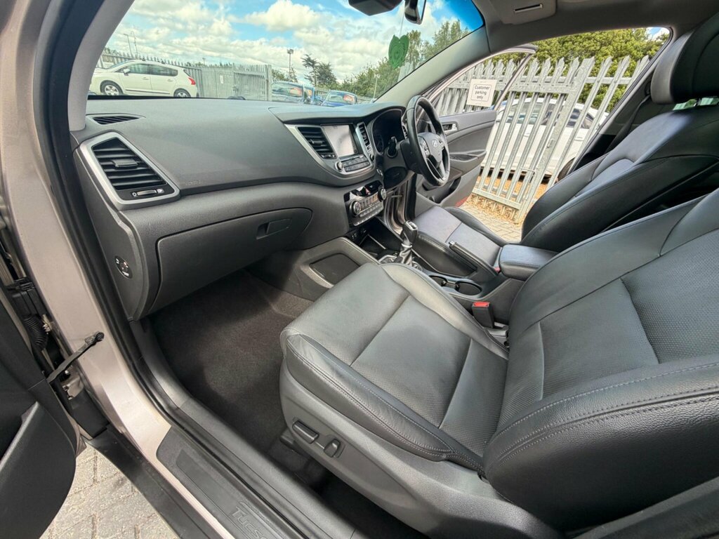 Hyundai Tucson  Grey #42