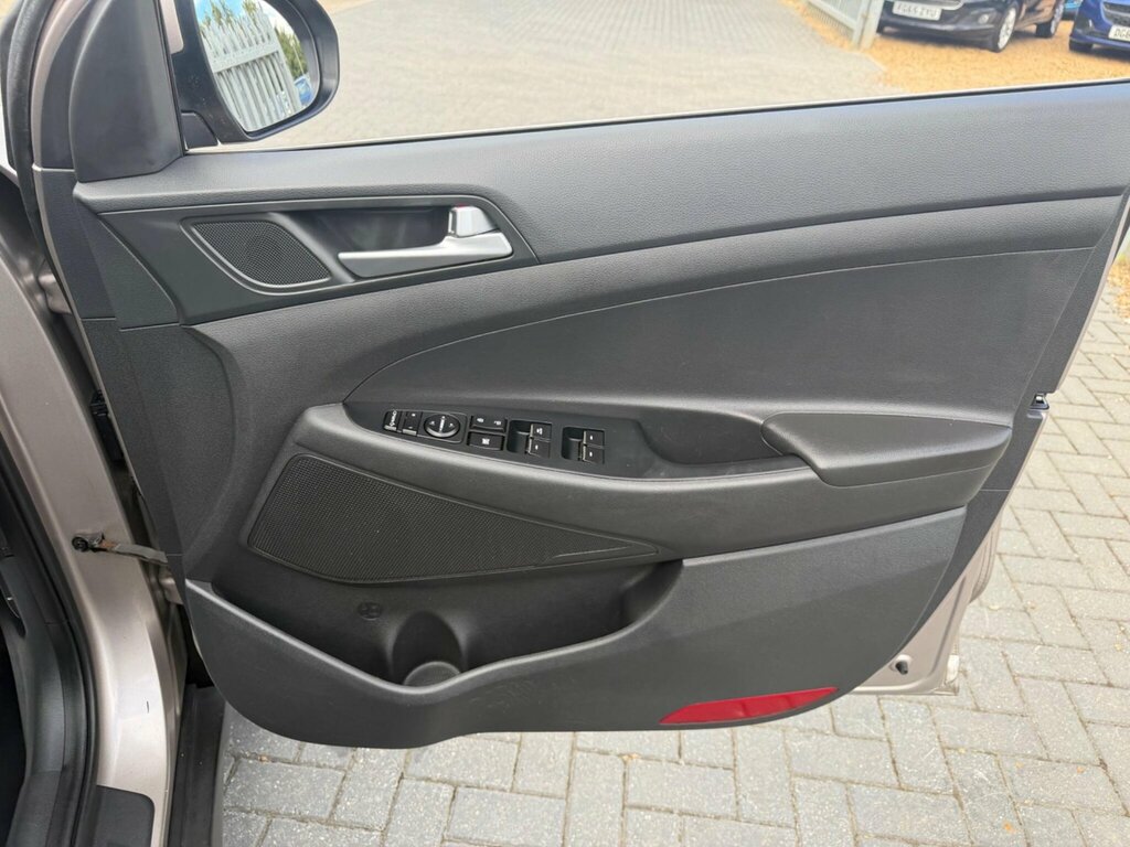 Hyundai Tucson  Grey #20