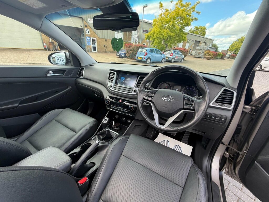 Hyundai Tucson  Grey #16