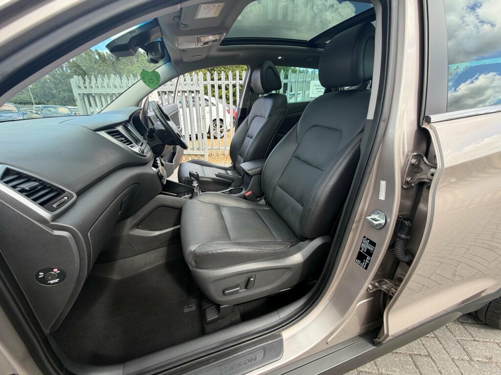 Hyundai Tucson  Grey #39