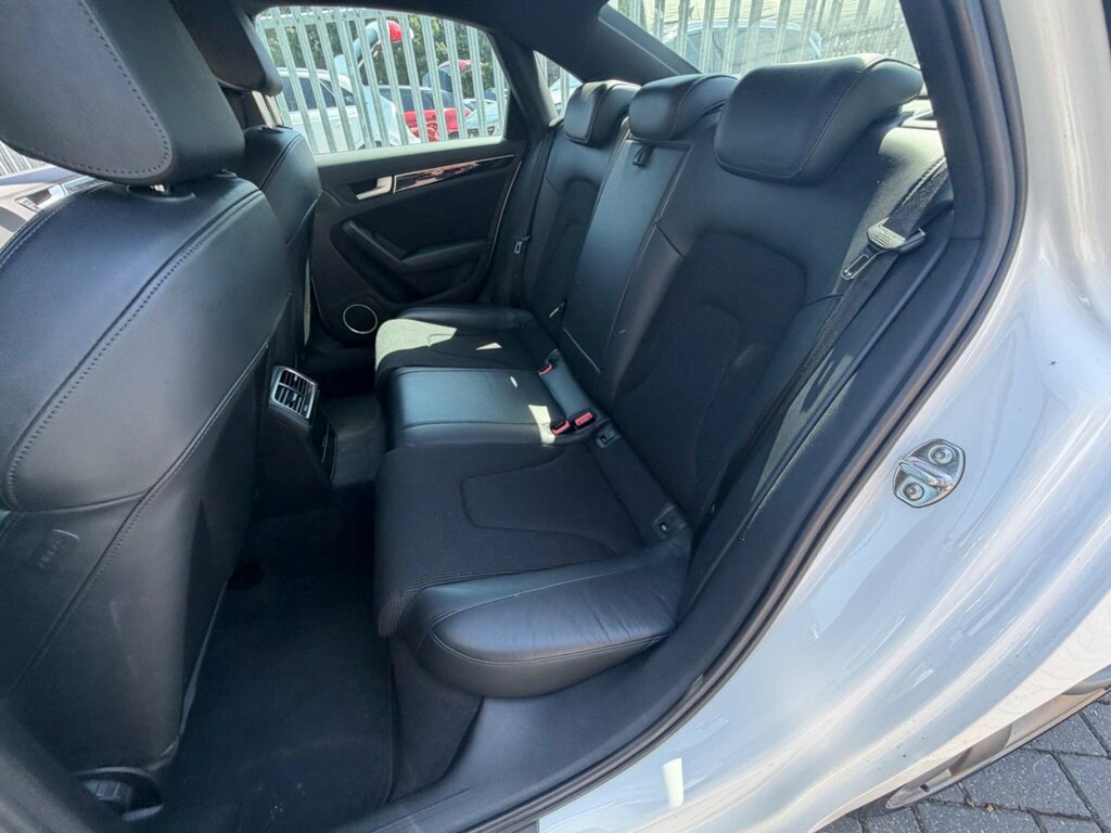 Audi A4 2.0 Tdie 136 Se Red Estate Red #26