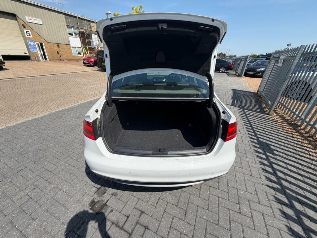 Audi A4 2.0 Tdi Black Edition Multitronic Euro 5 White #5