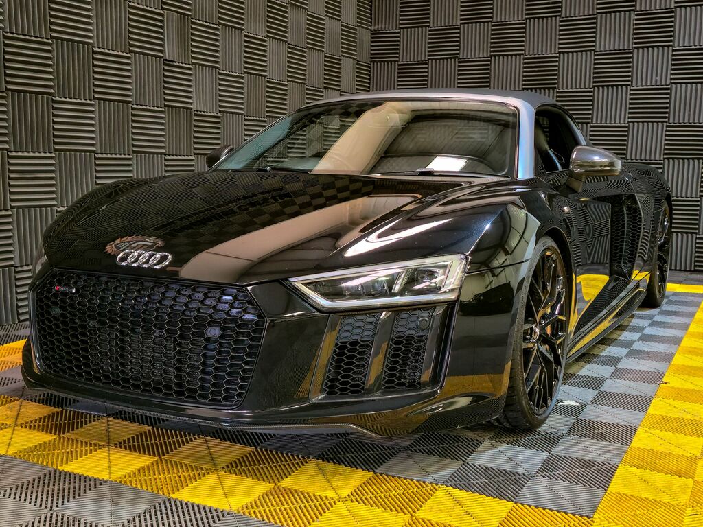 Audi R8 Convertible Black #6