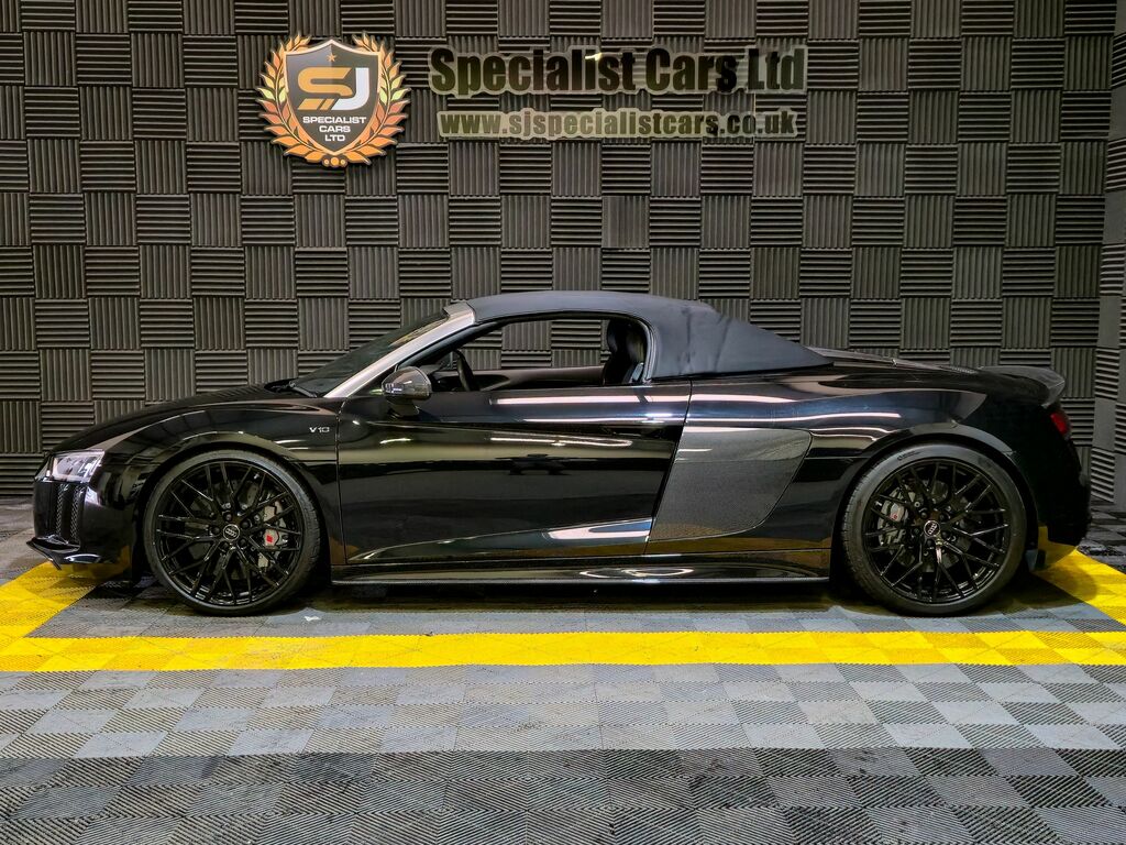 Audi R8 Convertible Black #3