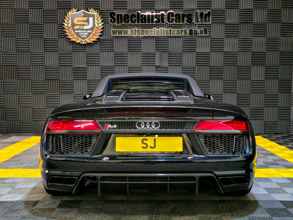 Audi R8 Convertible Black #4