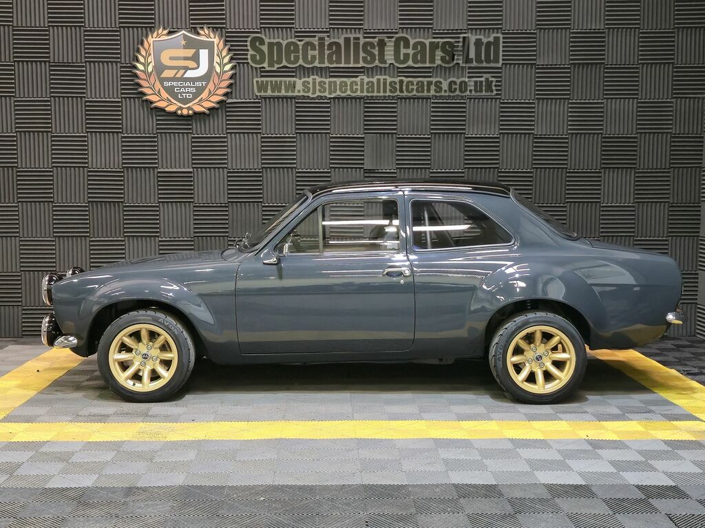 Ford Escort Saloon Grey #4