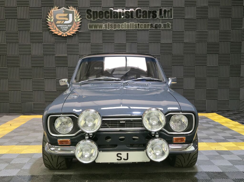 Ford Escort Saloon Grey #2