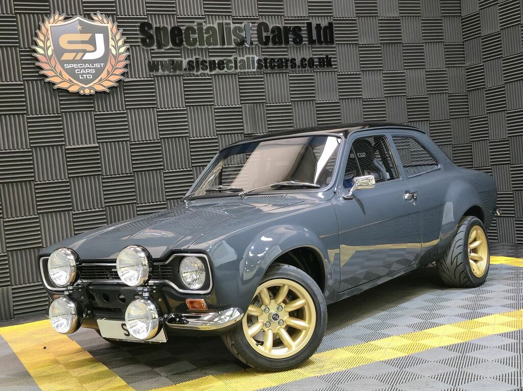 Ford Escort Saloon Grey #3