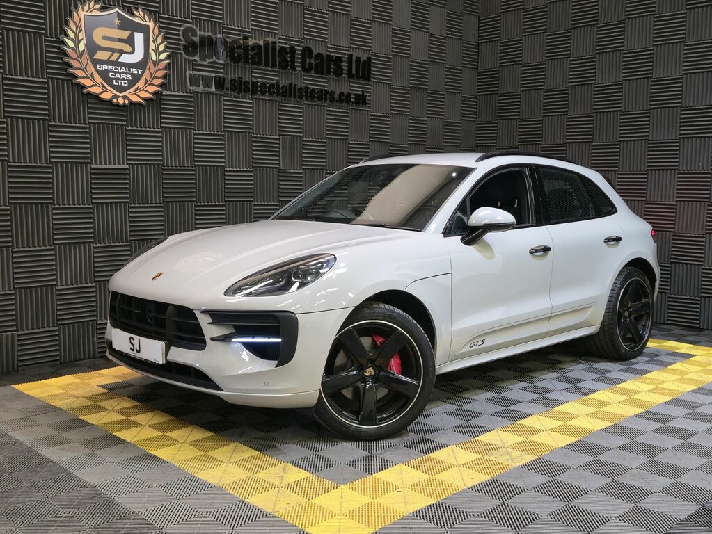 Porsche Macan Suv Black #6