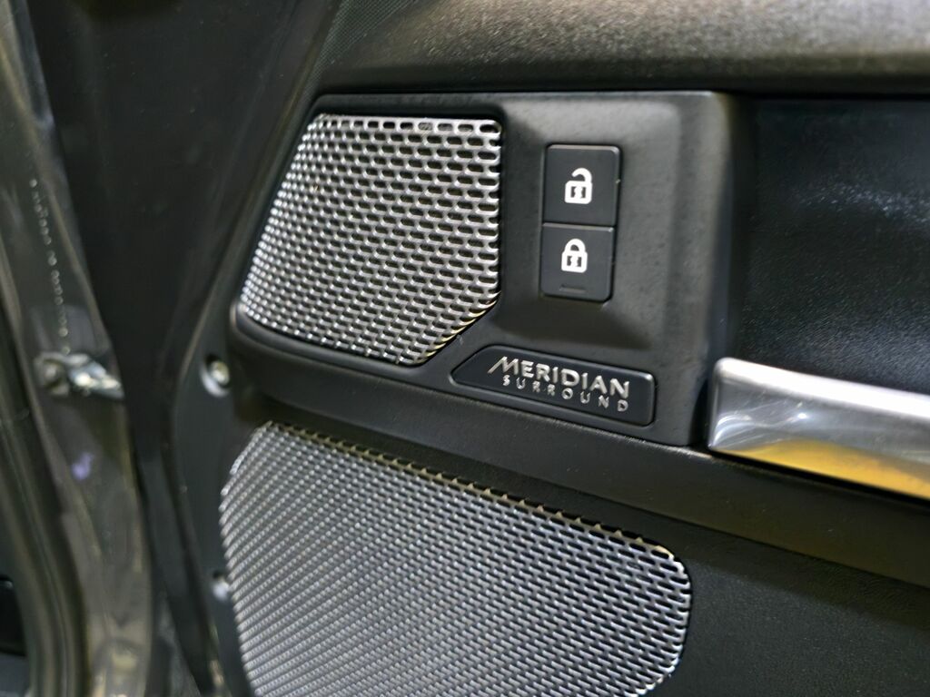 Land Rover Defender 90 X-dynamic Se Black #22