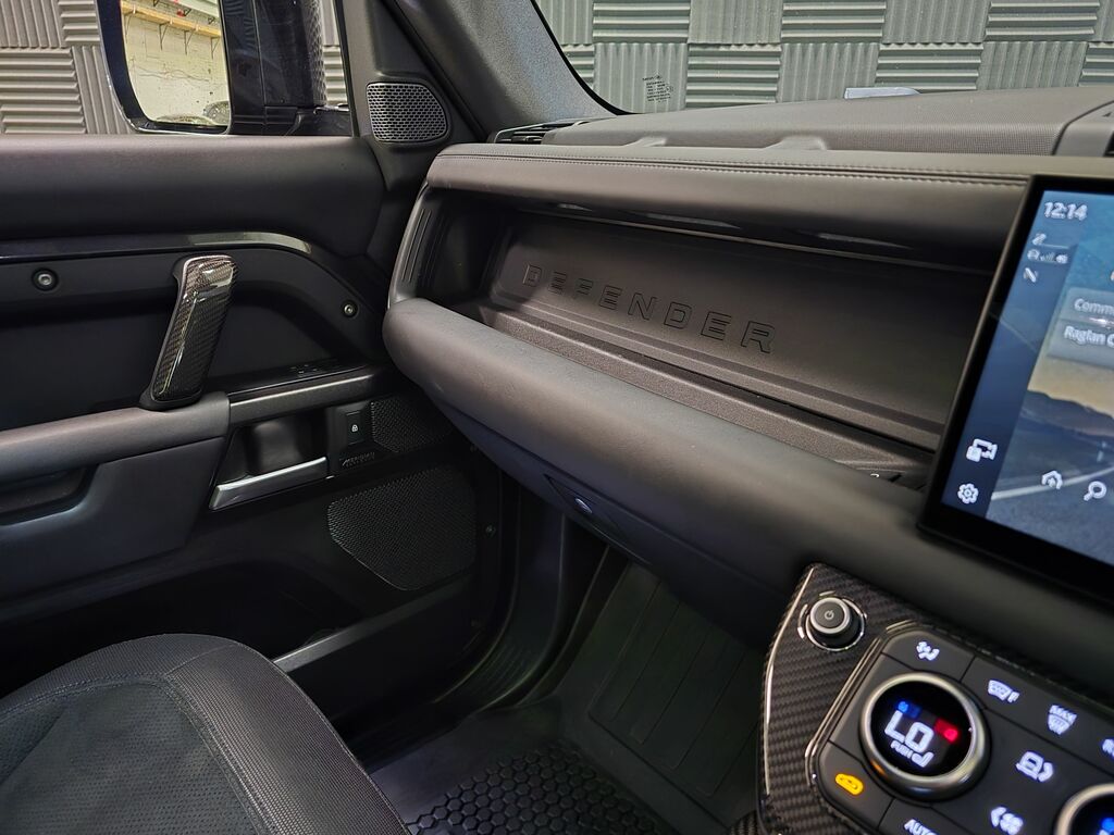 Land Rover Defender 90 X-dynamic Se Black #17