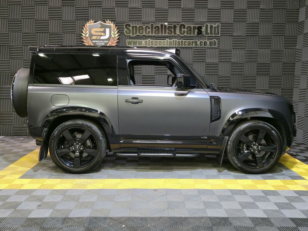 Land Rover Defender 90 X-dynamic Se Black #37