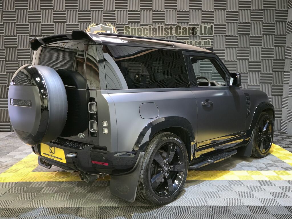 Land Rover Defender 90 X-dynamic Se Black #25