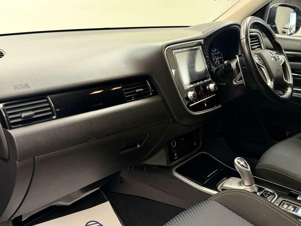 Mitsubishi Outlander Suv SG20OEX Black #4