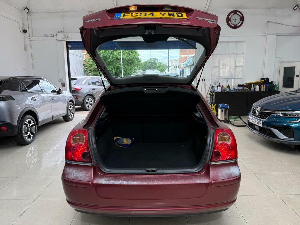 Toyota Avensis  Red #39
